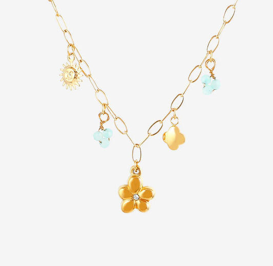 Collier avec breloque fleur et perles