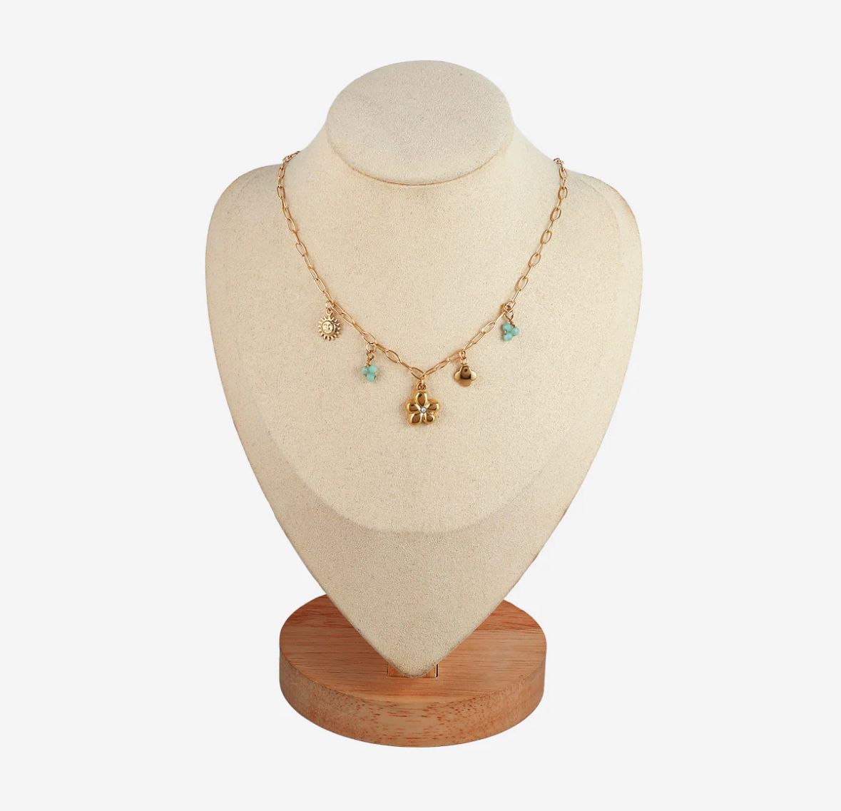 Collier avec breloque fleur et perles