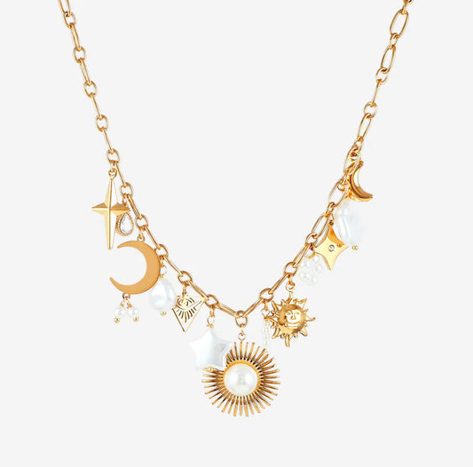 Collier vintage à perles baroques et pendentif d'inspiration céleste